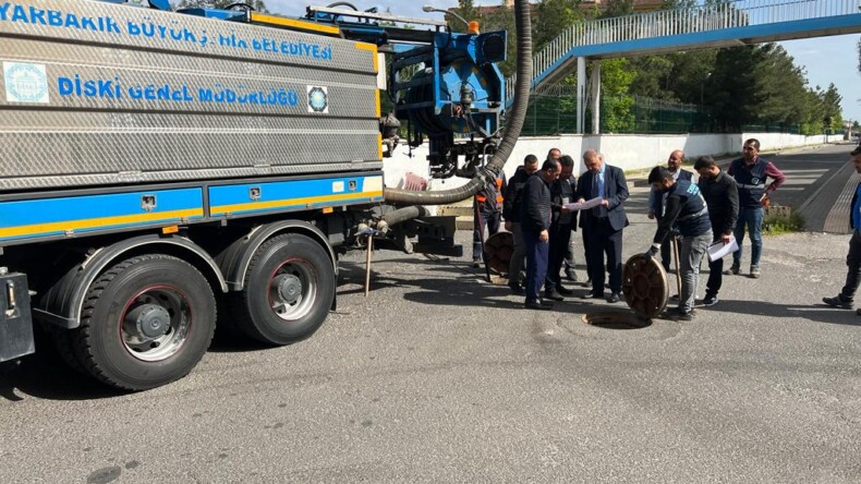 DİSKİ atıklar nedeniyle tıkanan kanalları aktif hale getiriyor