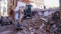 16 metruk yapıda kontrollü yıkım