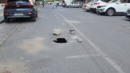 Diyarbakır’da sebebi bilinemeyen bir şekilde yol çöktü