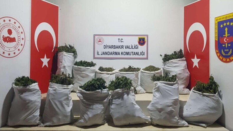 Diyarbakır’da 240 Kilo Esrar Yakalandı
