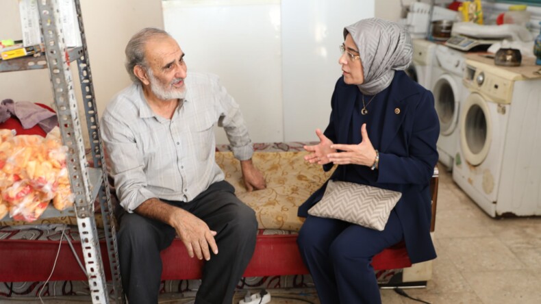 Milletvekili Yazmacı Filistinli Mağdurları Ziyaret Etti