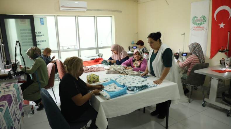 Belediyenin Açtığı Kurslarda Eğitim Alan Kadınlar, Ev Ekonomisine Katkıda Bulunuyor