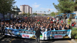 Diyarbakır’da İsrail Saldırılarına Yürüyüşlü Protesto