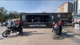 Narkotik Eğitim TIR’ı Diyarbakır’da Vatandaşları Bilgilendiriyor