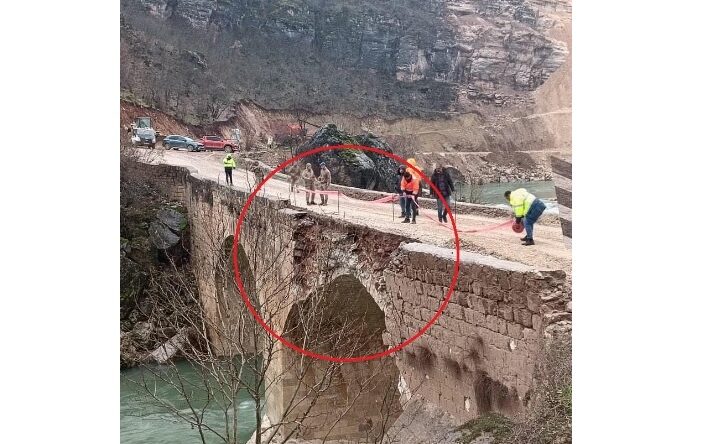 Viyadük Yapımında Dinamit Kullanıldı; Tarihi Köprü Zarar Gördü