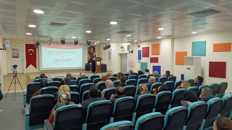 Diyarbakır’da Koruyucu Aile Hizmeti Tanıtıldı