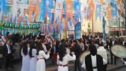 Bedirhan Akyol’dan Davullu Zurnalı Seçim Bürosu Açılışı