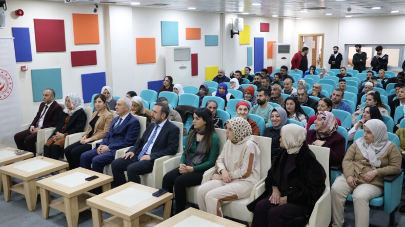 Diyarbakır’da ‘Yaşlılara Saygı Haftası’ Etkinliği Düzenlendi