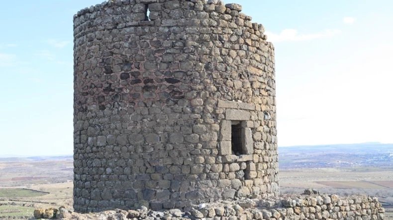 Diyarbakır ve Mardin’i Timur’a Teslim Etmeyen Meşhur Dera Metinan Kalesi