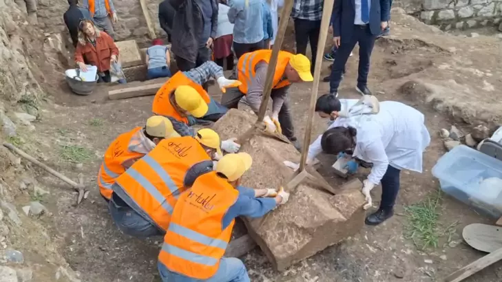 Diyarbakır’da İlk Kez ‘Lahit’ Bulundu!