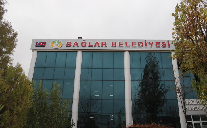 Bağlar Belediyesi’nde 106 Kişi Temizliğe Gönderildi