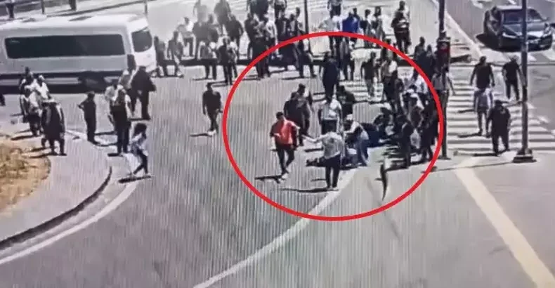 Birlikte Yaşadığı Kadının Kardeşini Vuran Avukata Yoldan Geçen Jandarmanın Müdahalesi Kamerada!