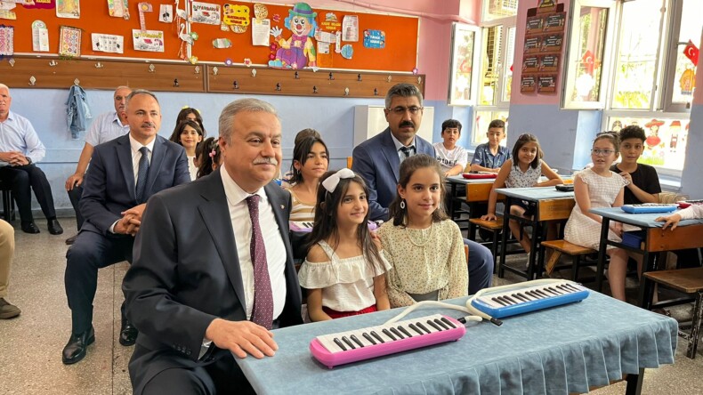 Diyarbakır’da 483 Bin 455 Öğrenci Karnelerini Aldı