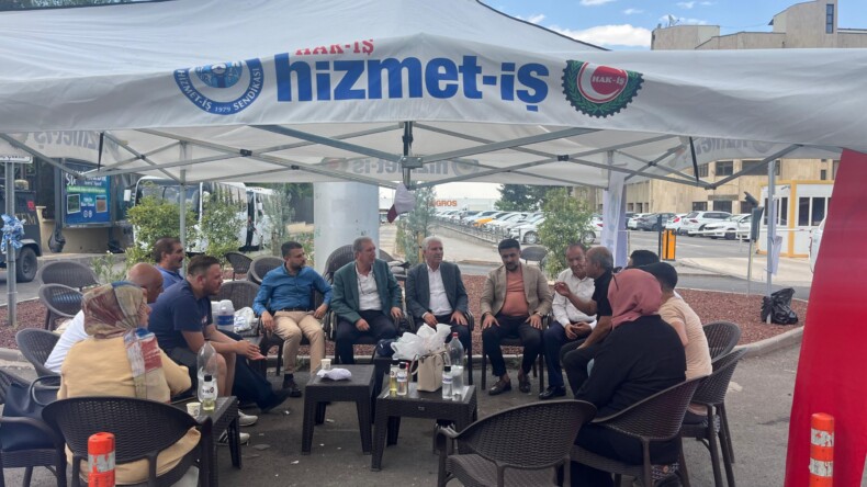 AK Partili Belediye Başkanlarından İşten Çıkarılan İşçilere Ziyaret!