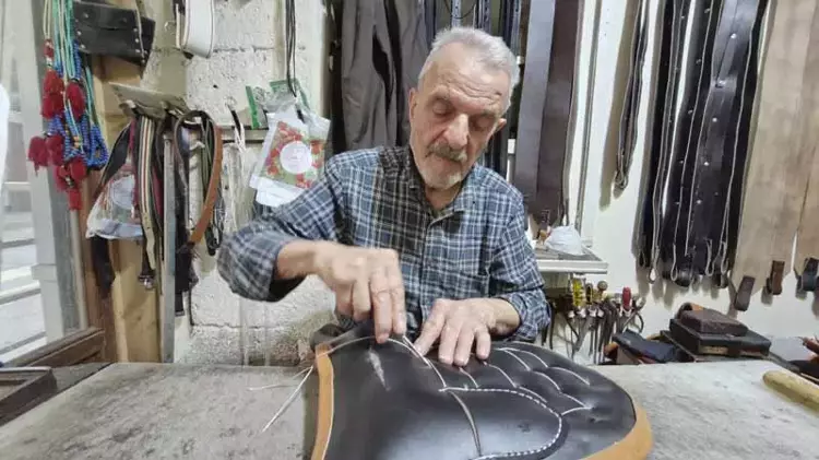 12 Yaşında Başladığı ‘Saraçlık’ Mesleğini 80 Yıldır Sürdürüyor