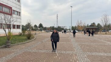 Görme Engelli 3 Çocuk Annesinin Okuma Azmi