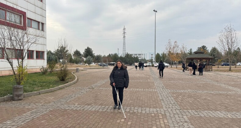 Görme Engelli 3 Çocuk Annesinin Okuma Azmi