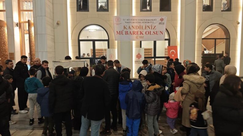 Miraç Kandilinde, Vakıflar Bölge Müdürlüğü’nden 5 Bin 500 Kişilik İkram
