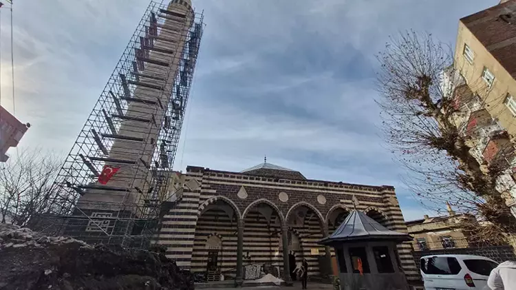 Diyarbakır’da Depremde Hasar Gören 12 Tarihi Yapıdan 2’sinin Restorasyonu Tamamlandı