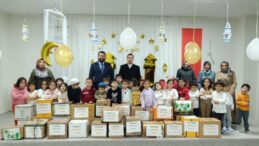 Kur’an Kursu Öğrencileri, Ramazan İyilik Kolisi Hazırlayarak Müftülüğe Teslim Etti