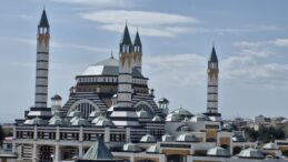 Diyarbakır ve ilçelerinde bayram namazı saatleri belli oldu