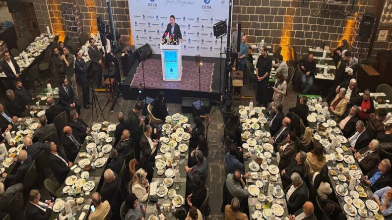 Babacan, Diyarbakır’da İftara Katıldı, Gündemi Değerlendirdi