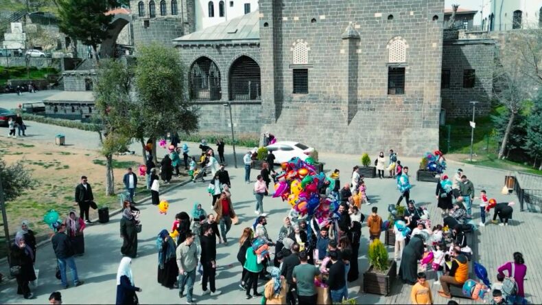 Diyarbakır’da Çocuklara Bayram Sevinci Yaşatan Anlamlı Etkinlik