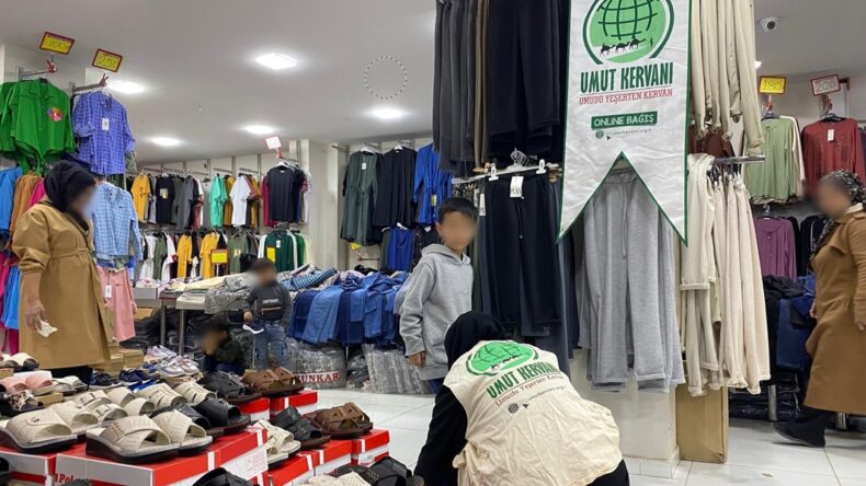 Diyarbakır’ın Bismil İlçesinde çocuklara bayram öncesi giyim yardımı