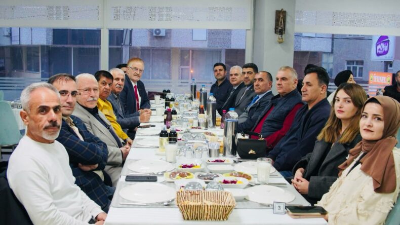 AK Partili Uncu, Gazetecilerle İftarda Buluştu