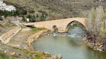 Artuklu Eseri Tarihi Haburman Köprüsü Kaderine Terk Edildi