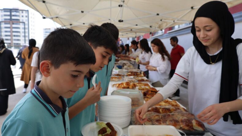 Kayapınar’da Gazzeli Çocuklar İçin Kermes Düzenlendi