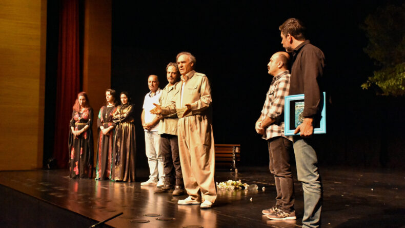 Amed Tiyatro Festivali, Sırrı Süreyya Önder’in Vefatı Nedeniyle Sonlandırıldı