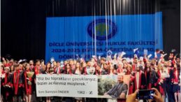 Dicle Üniversitesi’nde Mezuniyet Töreninde Sırrı Süreyya Önder İçin Pankart Açıldı