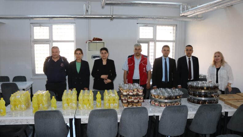 Diyarbakır Vakıflar Bölge Müdürlüğü’nden Cezaevindeki Çocuklara Tatlı İkramı