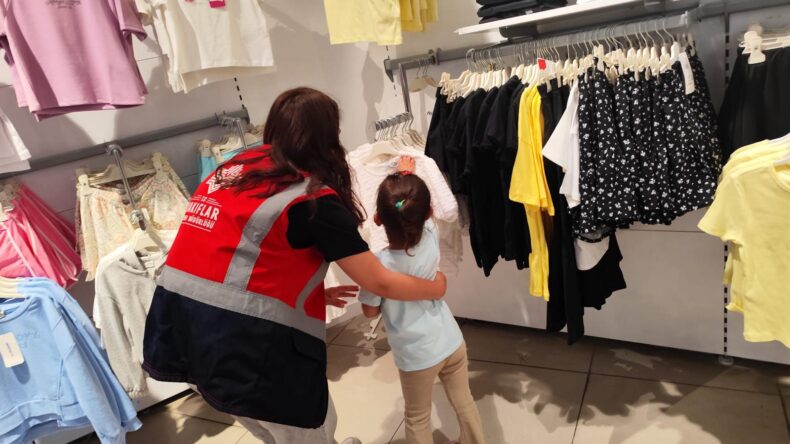 Diyarbakır Vakıflar Bölge Müdürlüğü’nden 4 İlde 2 Bin 300 Yetim ve Öksüz Çocuğa Bayram Desteği