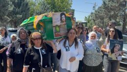 Kürt Müziğinin Taçsız Kraliçesi Ayşe Şan’ın Cenazesi, 29 Yıl Sonra Diyarbakır’da Defnedildi