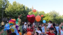 Diyarbakır’daki Çocuklar, Ali Asaf İçin Balonlar Uçurdu