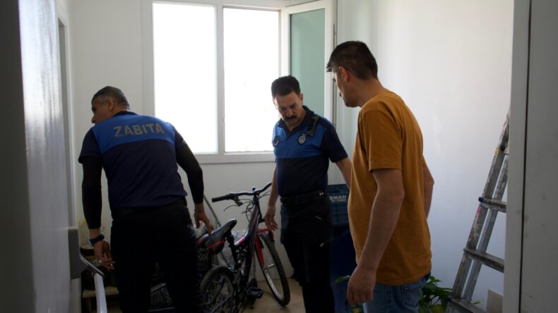 Kayapınar Belediyesi Zabıtasından Yangın Merdiveni Denetimi