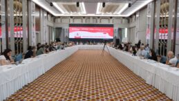 Şehit Aileleri İle PKK’lıların Aileleri Diyarbakır’da Buluştu