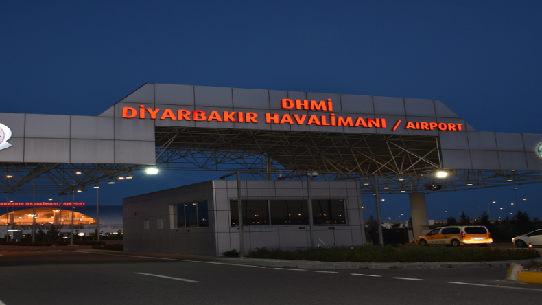 İsrail’in İran’a Saldırısı Nedeniyle İran Uçağı Diyarbakır’a İniş Yaptı