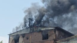 Diyarbakır’da Mobilya Atölyesinde Yangın: Ekipler Müdahale Ediyor