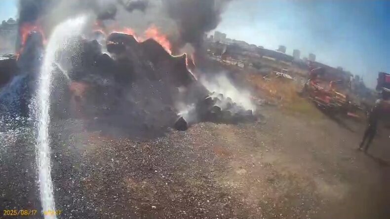 Diyarbakır’da Depoda Yangın: 30 Ton Kauçuk Kül Oldu