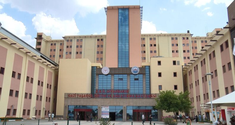 Gazi Yaşargil Hastanesi’nde Tavan Çöktü: 1 İşçi Ağır Yaralı