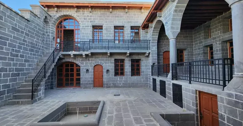 ‘Hendek Olayları’nda Zarar Gören 311 Tescilli Yapıdan 117’si Tamamlanıp Sahiplerine Teslim Edildi