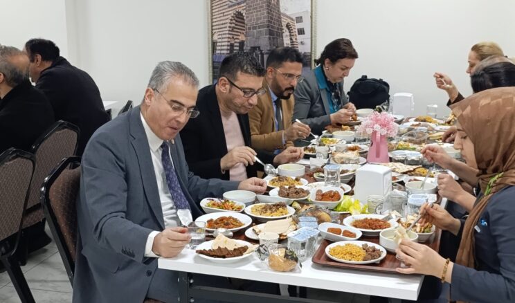 Gazi Yaşargil’de Verilen İftarda Protokol Masası Kurulmadı