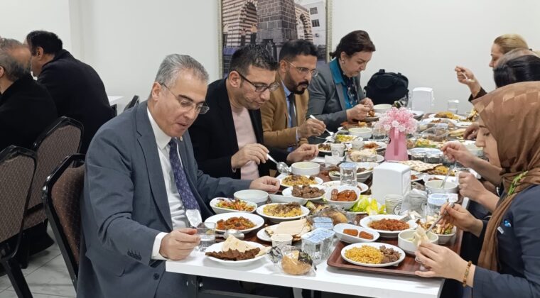 Gazi Yaşargil’de Verilen İftarda Protokol Masası Kurulmadı