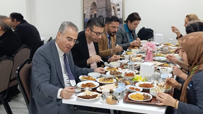 Gazi Yaşargil’de Verilen İftarda Protokol Masası Kurulmadı