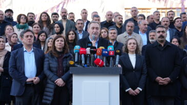 Diyarbakır’da Konuşan Bakırhan; “Sadece Ahmet’ler Yetmez, Tüm Belediye Başkanları Göreve İade Edilsin”