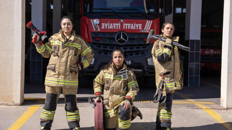 Diyarbakır İtfaiyesi’nde Çalışan 10 Kadın, Tabuları Yıkıyor