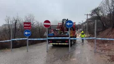 Diyarbakır’da Heyelan: Çok Sayıda Köy Yolu Ulaşıma Kapandı